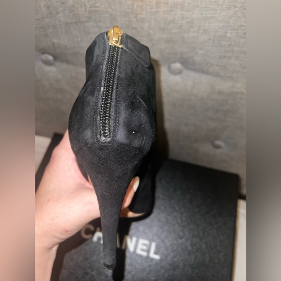 Chanel Swede Short Boots with bow - Picture 9 of 13